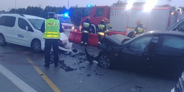 W środę (6 października) około godziny 6 doszło do wypadku na DK 1 w okolicach Radomska, przebudowywany odcinek autostrady A1. 