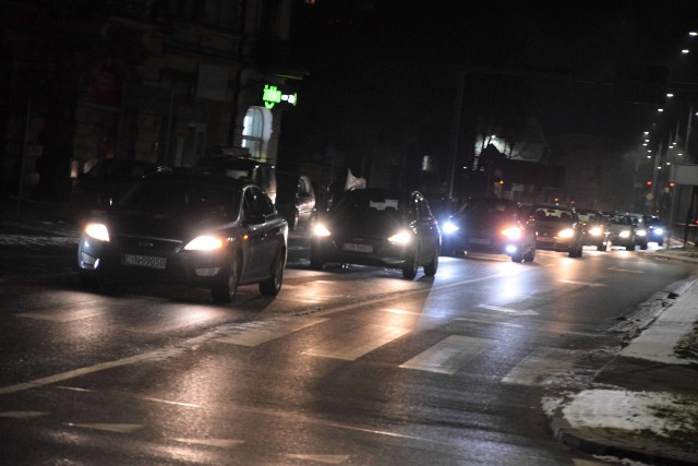 W Inowrocławiu odbył się w piątek 5 lutego kolejny protest pań. Tym razem nie był to marsz, tylko przejazd kolumny samochodów ulicami miasta