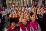 Zmiany w diecezji łódzkiej. Jedni księża odchodzą, zamiast nich przychodzą nowi 