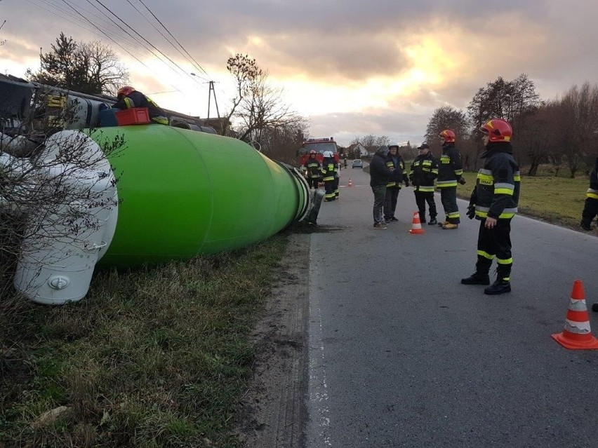 Straty spowodowane wywrotką betoniarki oszacowano wstępnie...