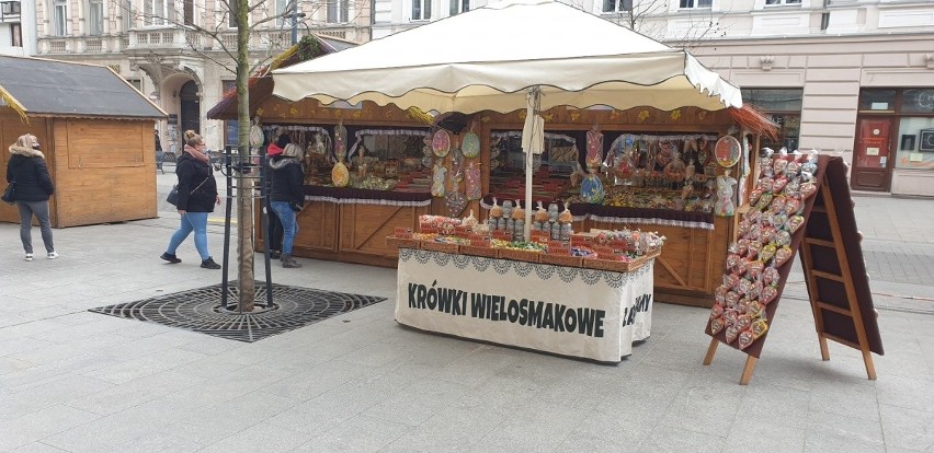 Ruszył Jarmark Wielkanocny na ul. Piotrkowskiej. Odwołany jarmark w Manufakturze