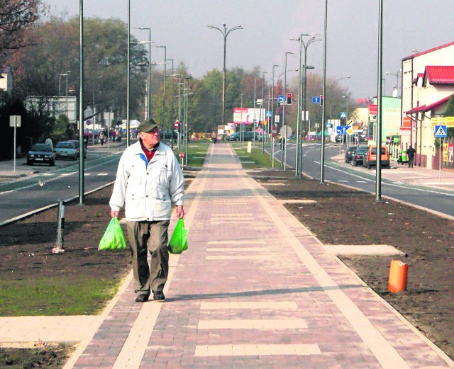 Ul. Majakowskiego to jedna z najważniejszych dróg w mieście, łącząca śródmieście m.in. z dzielnicami Reden i Gołonóg