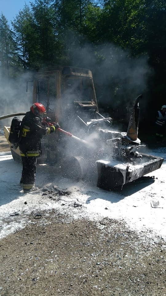 Do zdarzenia doszło we wtorek około godz. 10:30. W miejscowości Biała strażacy z OSP Polanów gasili pożar walca. W akcji udział brali także strażacy z Miastka i Kamnicy.Zobacz także: pożar w centrum Koszalina, przy budynku byłego Empiku
