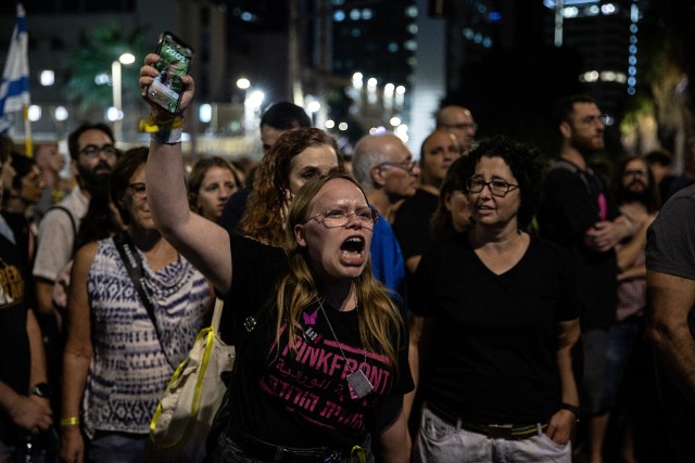 Demonstranci domagają się aresztowania Netanjahu