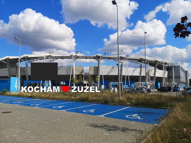 Tak ma wyglądać napis Kocham żużel przy Stadionie żużlowym Orła Łódź