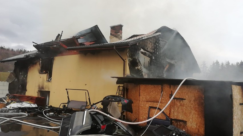 Pożar domu i warsztatu samochodowego w Wiśle