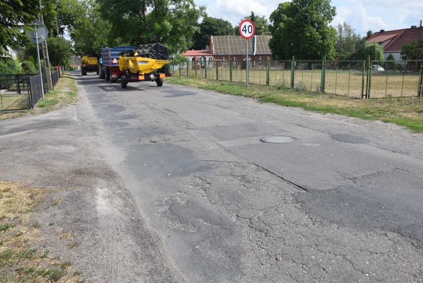 Droga w Kunowie wygląda fatalnie.