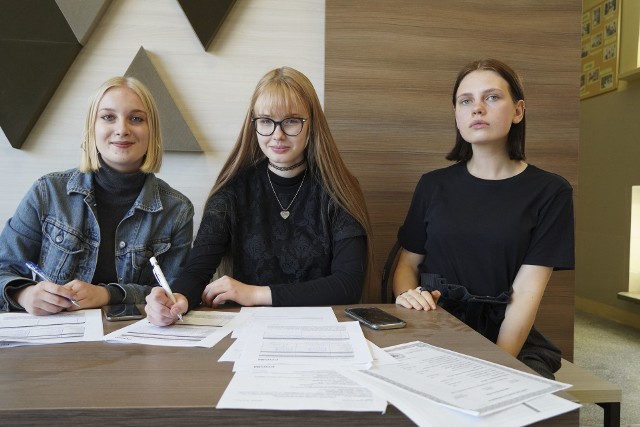 Koleżanki Zuzanna Matyszczuk, Agnieszka Skowrońska i Wiktoria Michałowska choć zostały przyjęte do szkół - jednak z końca listy wyborów - wystartowały w rekrutacji uzupełniającej.