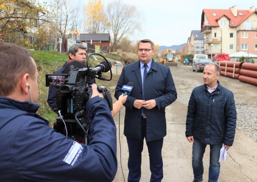 Na placu właśnie zaczętej budowy w poniedziałek odbyła się...