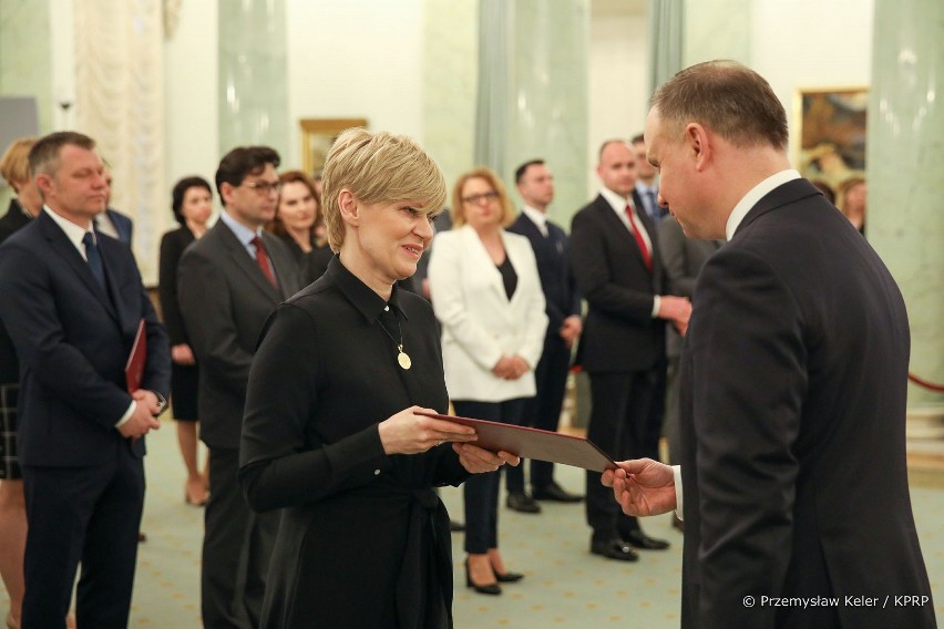 Nowi sędziowie w Łodzi i Wieluniu, w sądzie administracyjnym i rejonowych. Zdjęcia z Pałacu Prezydenckiego