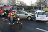 Wypadek dwóch samochodów przy Pasażu Zielińskiego. Jedna osoba ranna. Ogromne korki