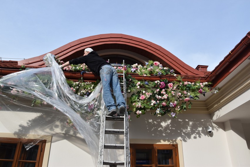 Tarnów. Zabytkowy dworek w centrum miasta uratowany. Kiedyś był ruiną, teraz będzie w nim restauracja