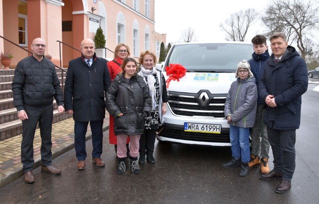 Samochód będzie na wyposażeniu Zespołu Szkół i Placówek w Chwałowicach.