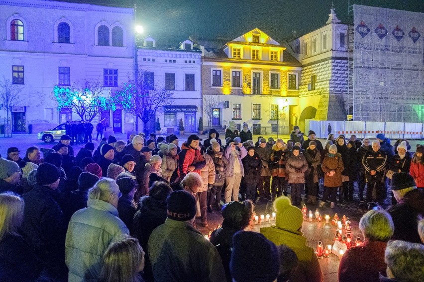 Największe serce świata zapłonęło także w Tarnowie [ZDJĘCIA]