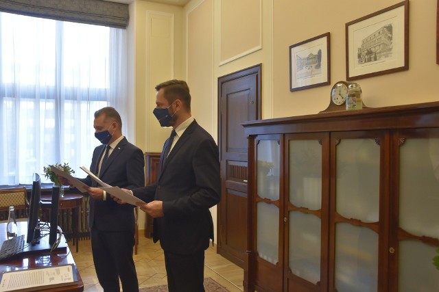 Poseł Król składa skargę w biurze Marszałek Sejmu