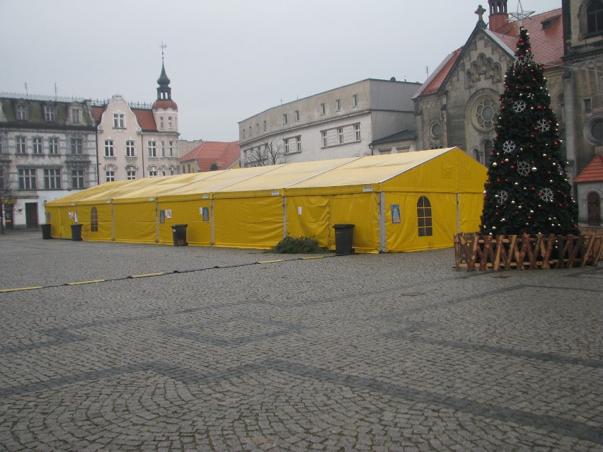 Żółty namiot na tarnogórskim rynku