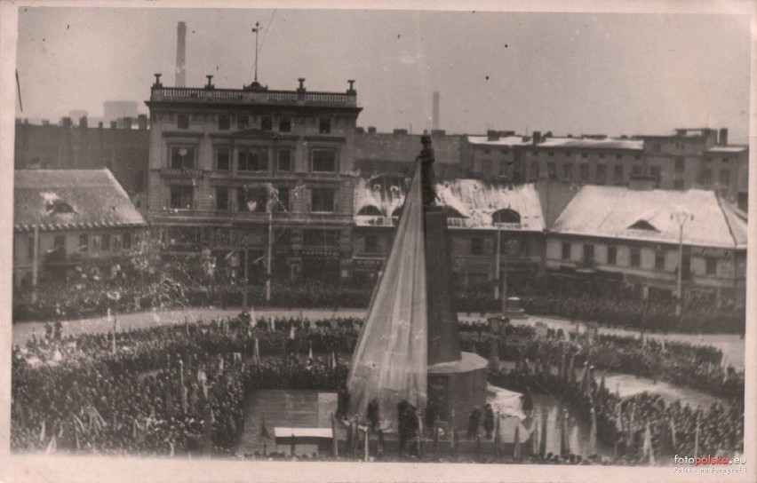 14 grudnia 1930 na pl. Wolności w Łodzi odsłonięto pomnika...