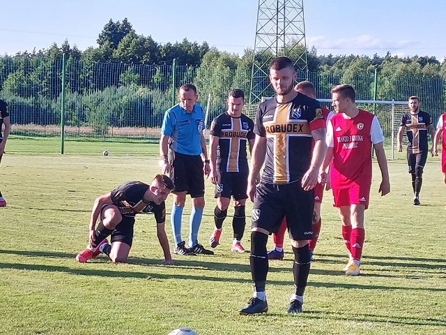 ŁKS Probudex Łagów wygrał w Połańcu z Czarnymi 2:0.