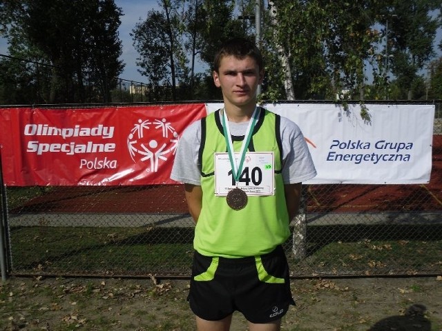 Piotr Rychlicki przywiózł z Konina trzy medale &#8211; złoty, srebrny i brązowy.