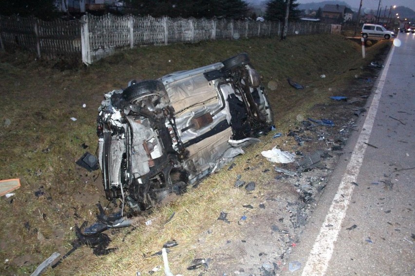 Kierowca, który spowodował wypadek w Strzegowej w pow. olkuskim, był pijany. Miał prawie trzy promile alkoholu we krwi