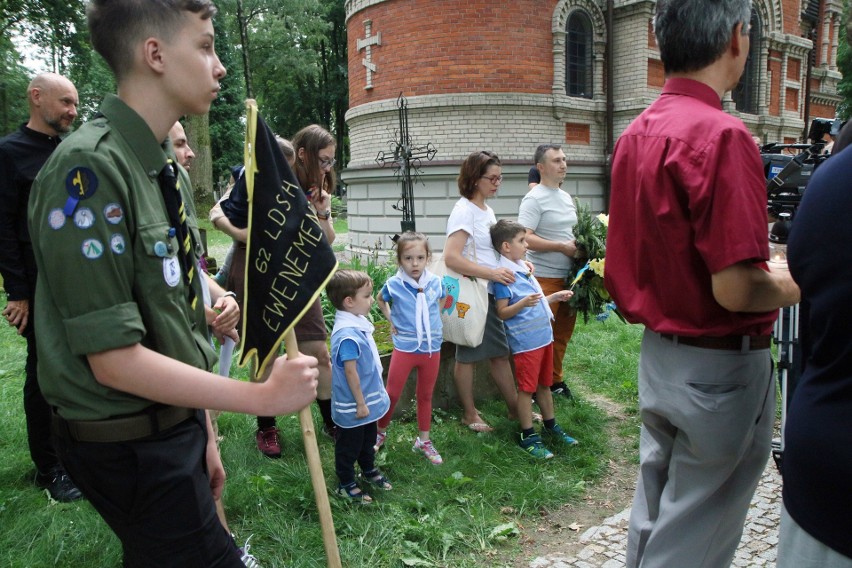 Lublin: „Płomień Braterstwa” zapłonął na cmentarzu przy Lipowej    