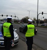 Cykliczne kontrole kierowców i pojazdów na drogach powiatu krakowskiego. Sypią się mandaty 