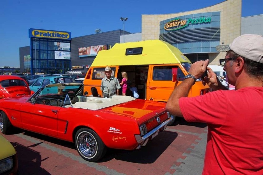 Piknik motoryzacyjny w galerii Pestka