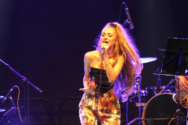 Alicja ALA Śmielak wystąpiła w Sandomierzu na koncercie dla maleńkiej Igi Kaczmarczyk z Opatowa.