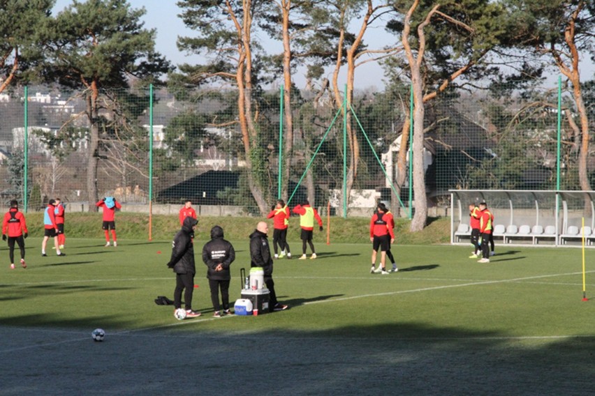 Piłkarze Korony Kielce przygotowują się do meczu z Resovią. Jak wygląda sytuacja kadrowa? [ZDJĘCIA]