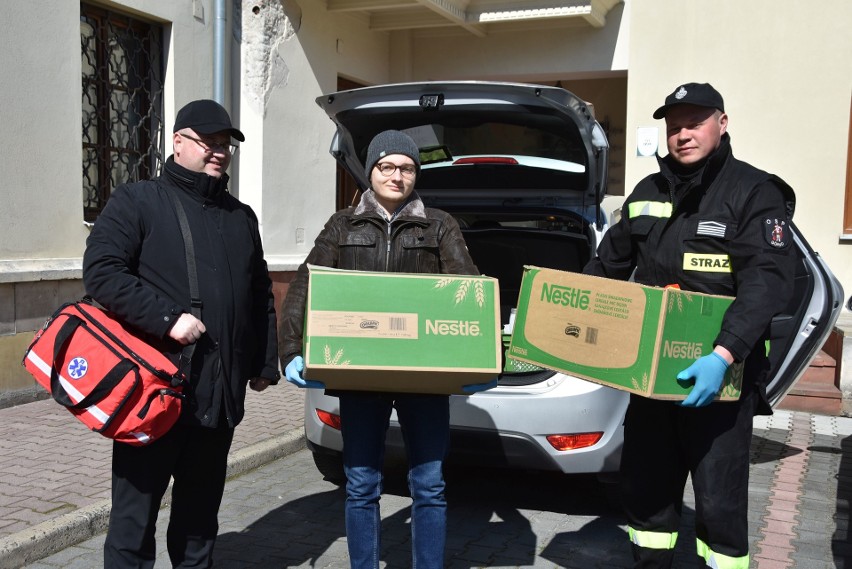 Strażacy z Kielc i powiatu kieleckiego pomogli już ponad stu osobom. W środę mieli wezwanie do pana, który miał próbę samobójczą [WIDEO]