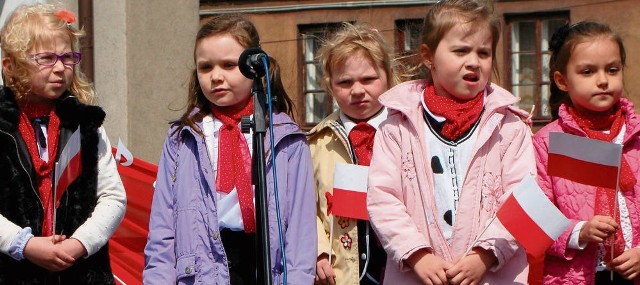Miechowskie przedszkolaki potrafią śpiewać patriotyczne piosenki nawet bez śpiewników