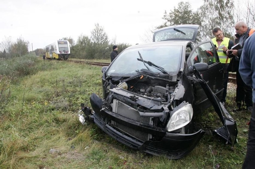 Wypadek na przejeździe kolejowym w Bartoszowie 