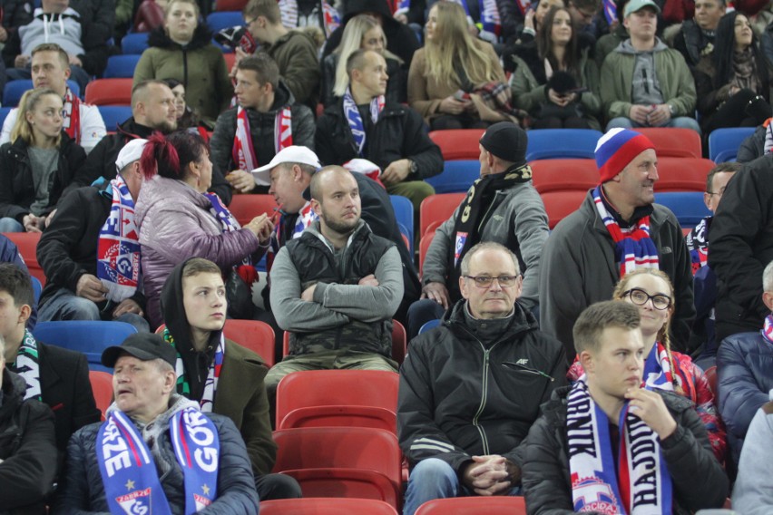 Górnik Zabrze - Śląsk Wrocław. Kibice odśpiewali hymn ZDJĘCIA KIBICÓW