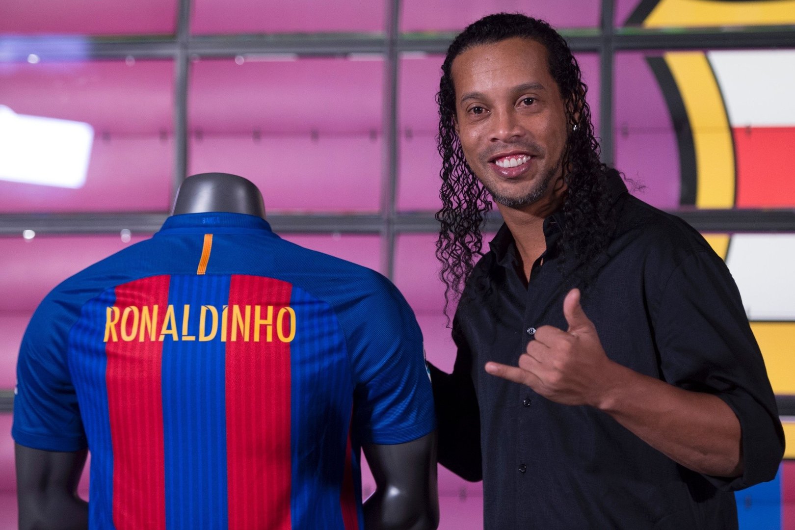 Aleksandr Hleb szokuje: "Zdarzało się, że Ronaldinho i Deco przychodzili na  treningi pijani. Barcelona ich sprzedała, żeby ratować Messiego" |  Sportowy24