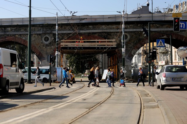 2 października zamknięta zostanie pod wiaduktem przestrzeń, którą jeżdżą auta w stronę ul. Starowiślnej