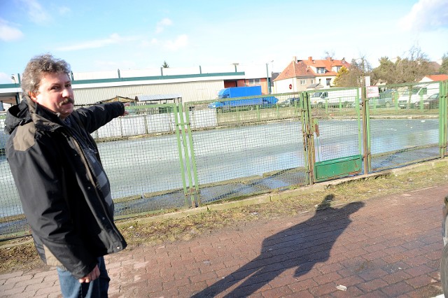 - Jak zapewnił nas wykonawca budowa parkingu potrwa maksymalnie dwa miesiące - mówi Sławomir Lemirowski ze spółki "Rynek".