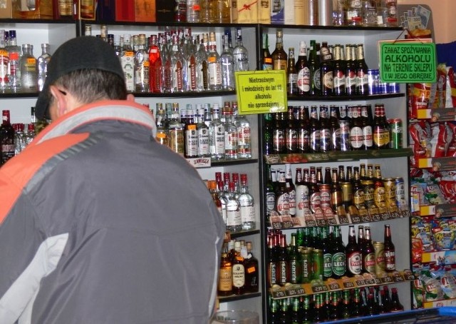 W walce z alkoholizmem już nie wystarczają zwykłe napisy informujące o szkodliwości spożywanych napojów.
