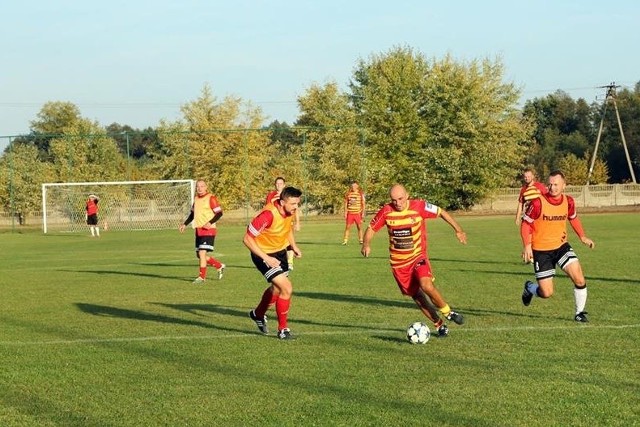 W meczu kieleckich oldbojów i Jagiellonii w Morawicy padł remis 1:1.