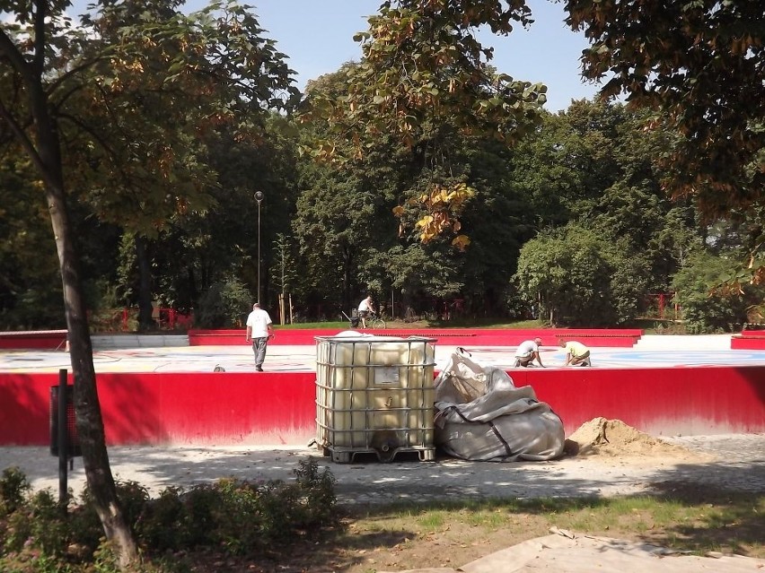 Park Staszica wciąż niedostępny dla mieszkańców. Powodem usterka fontanny (ZDJĘCIA)
