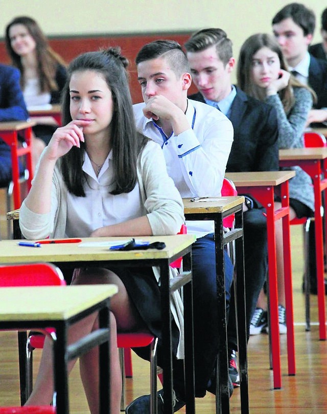 Gimnazjaliści zdawali egzaminy z języka polskiego, historii i WOS, przedmiotów przyrodniczych, matematyki i języka obcego.