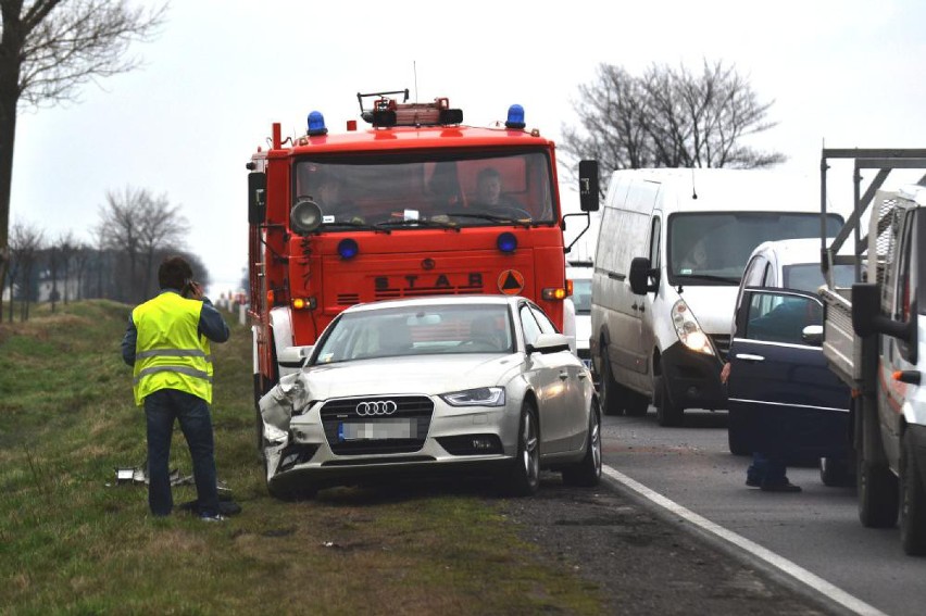Wypadek w Czekanowie: Cztery samochody zderzyły się na...