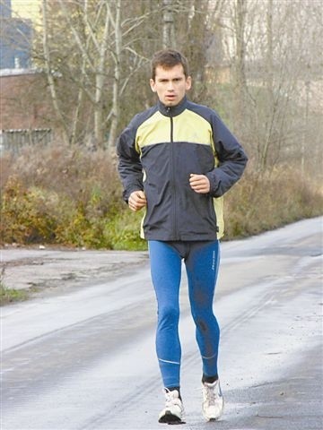 Na treningach Łukasz przebiega od 18 do 22 kilometrów. (fot. Jarosław Staśkiewicz)