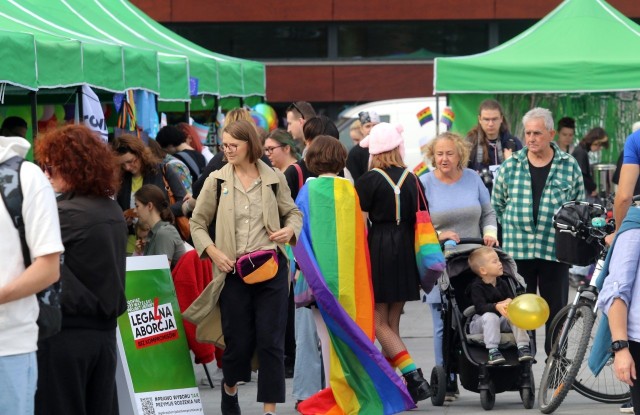 Miasteczko równości przez marszem powstało na placu Wolności we Wrocławiu