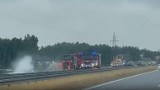 Pożar samochodu na autostradzie A2 pod Koninem. Tworzą się korki