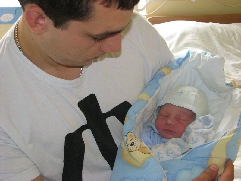 Adaś Pędzich urodził się w piątek, 10 sierpnia. Ważył 3500 i...