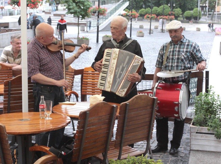 Zawieruchy Radomskie 2017 zakończone. W Radomiu grali mistrzowie muzyki ludowej i ich uczniowie