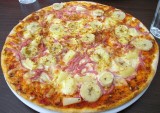 „Król neapolitańskiej pizzy” zaserwował pizzę z ananasem. Fani uważają, że to skandal