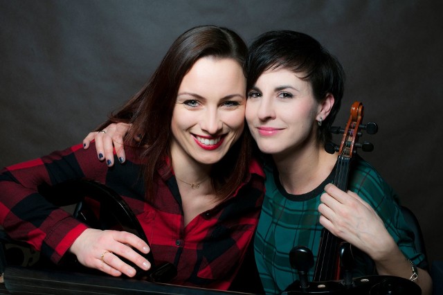 Pinky Loops, czyli  Asią Laskowska – wiolonczela elektryczna i Marta Lutrzykowska – skrzypce elektryczne