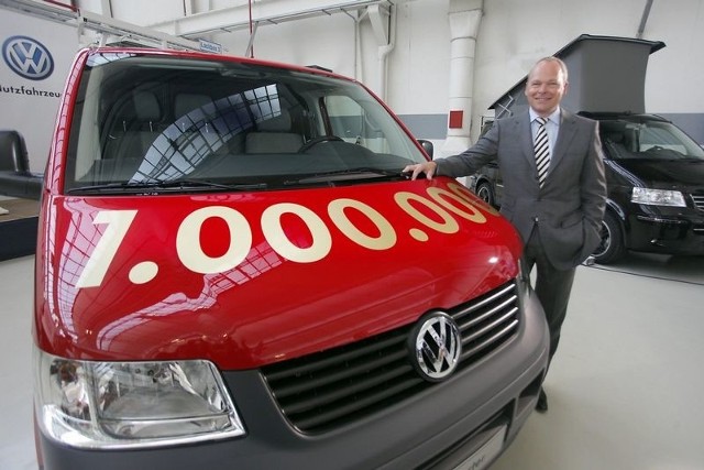 Stephan Schaller, szef marki Volkswagen Samochody Użytkowe i milionowy Transporter T5