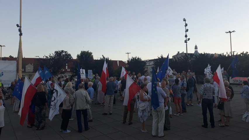 Kolejny protest w obronie sądów. "Szczecin żąda szacunku dla prawa" [zdjęcia]